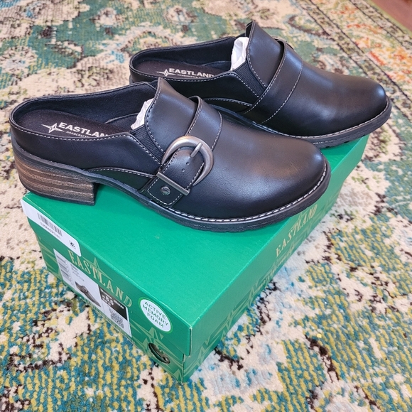 NIB Eastland Black Slip-On Clogs Mules, Size 8.5M Bohemian Trendy Chunky - Picture 2 of 10